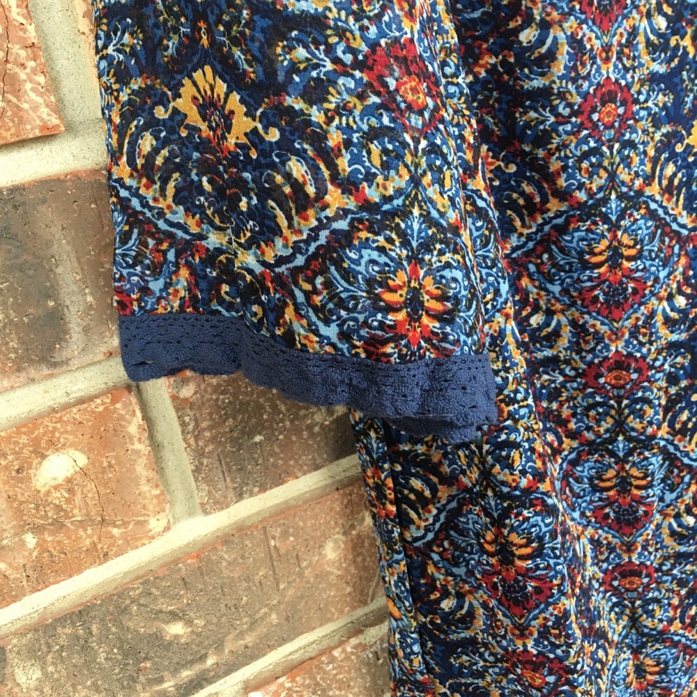 Patterned Dress - Picture 3 of 6